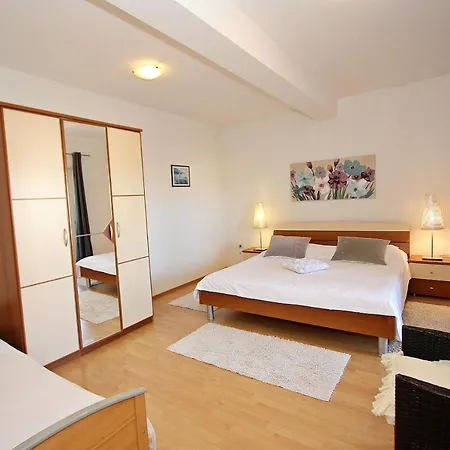Apartment Mara *