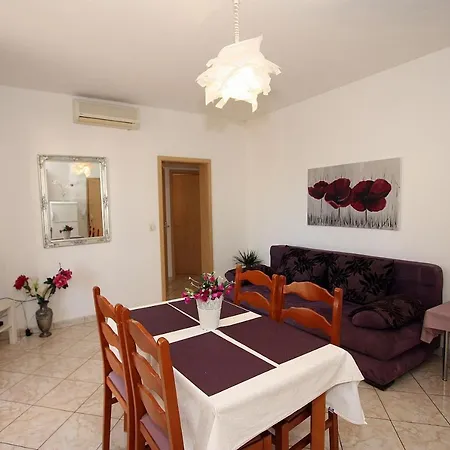 Mara Apartament Supetar