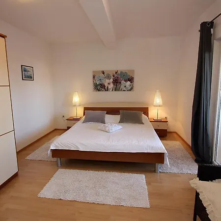 Appartement Mara Supetar